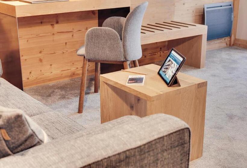 اتاق خانوادگی, Avancher