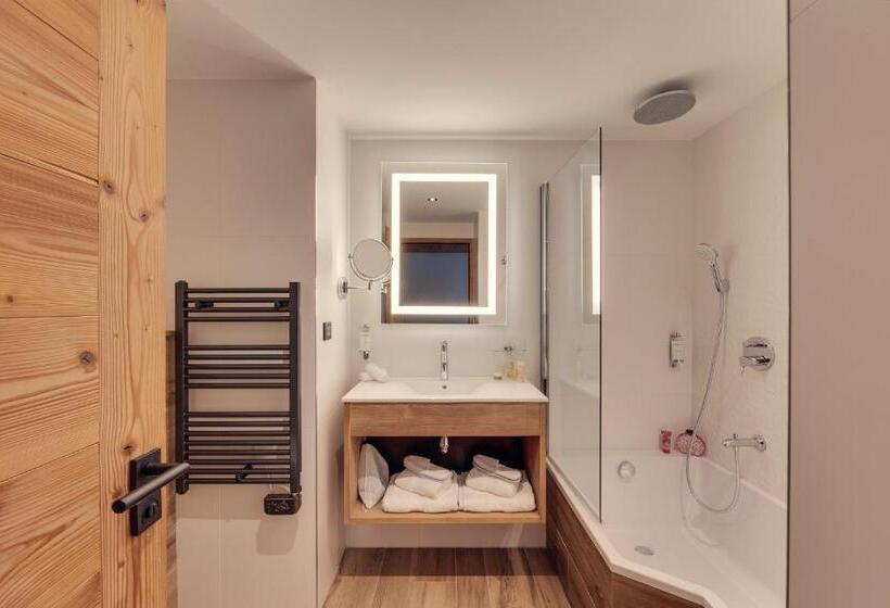 سوییت جونیور, Avancher