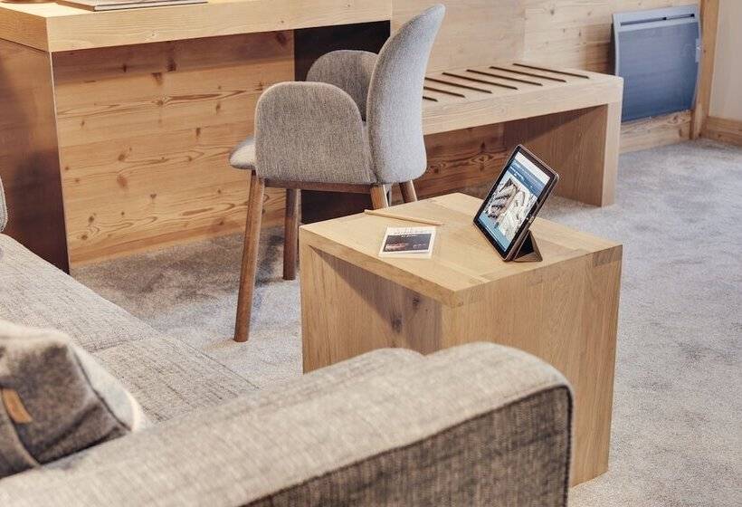 اتاق خانوادگی, Avancher