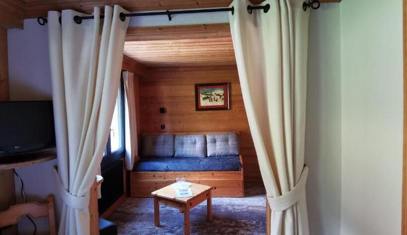 סוויטת ג'וניור, Hôtel Chalet Les Ecureuils Restaurant, Sauna & Spa Garage