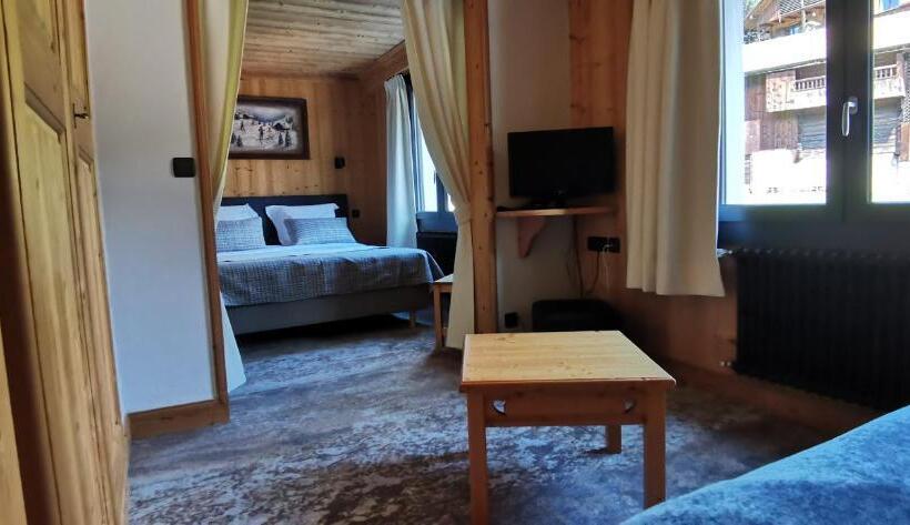 סוויטת ג'וניור, Hôtel Chalet Les Ecureuils Restaurant, Sauna & Spa Garage