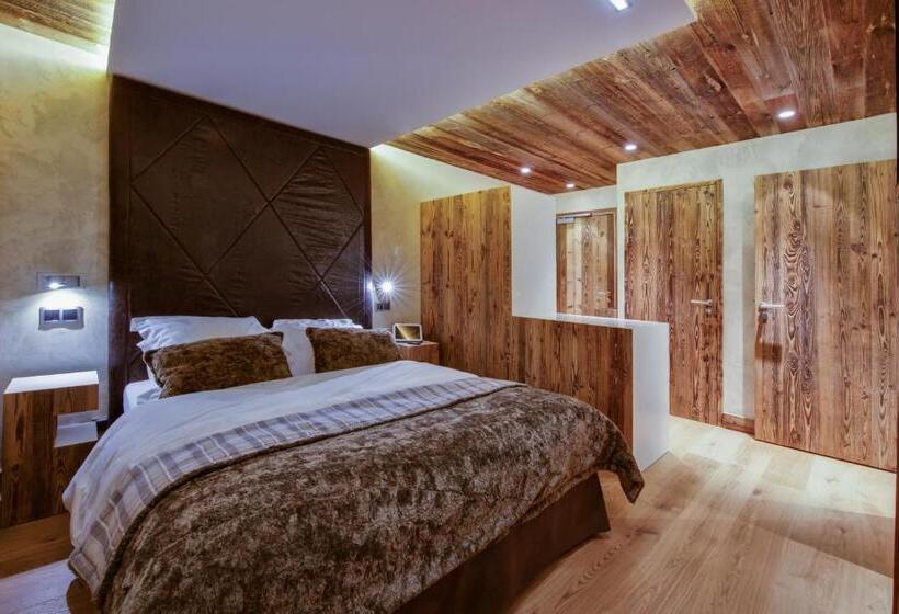 סוויטה עם מרפסת, Hôtel Chalet Les Ecureuils Restaurant, Sauna & Spa Garage