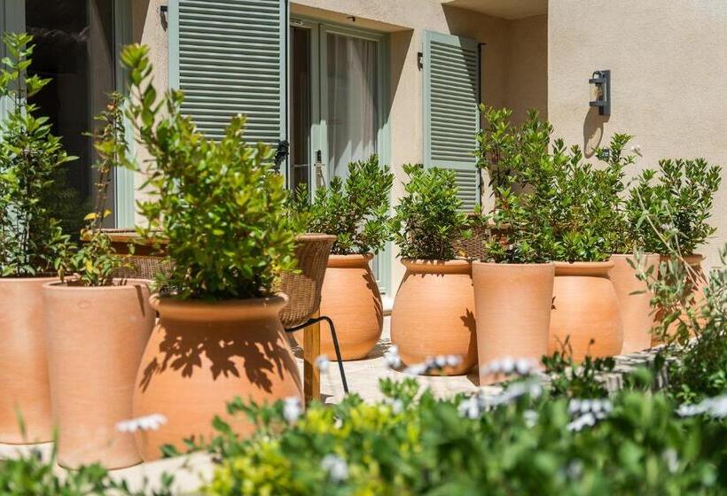 Номер Стандарт, Hôtel L Escalet