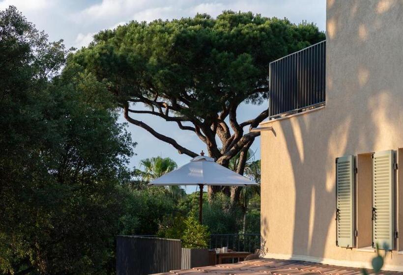 Люкс с Террасой, Hôtel L Escalet