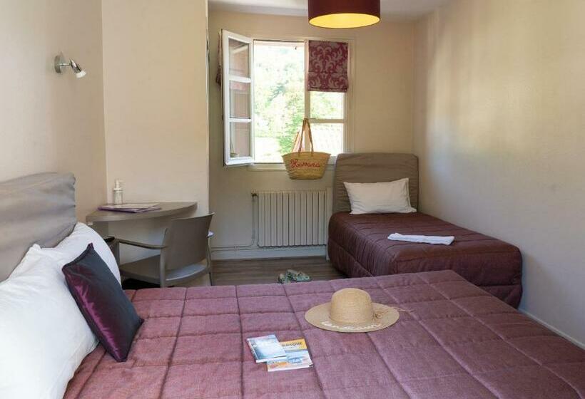 标准三人间, Hôtel Juantorena