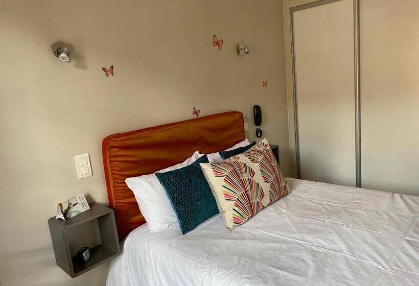 غرفة قياسية, Hôtel Juantorena