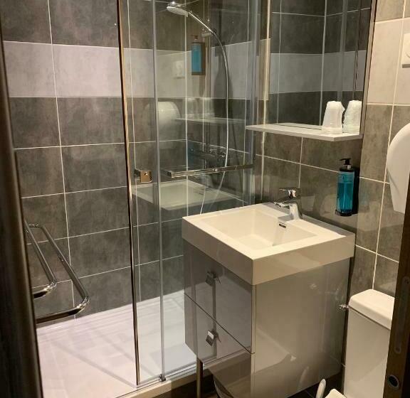 スタンダード4人部屋, Hôtel L équipe