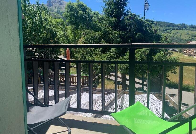 バルコニー付きスタンダードトリプルルーム, Hôtel L équipe