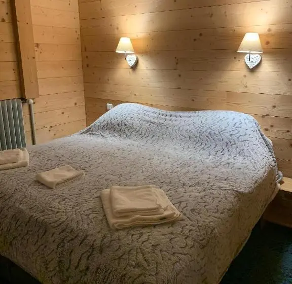 バルコニー付きスタンダードトリプルルーム, Hôtel L équipe