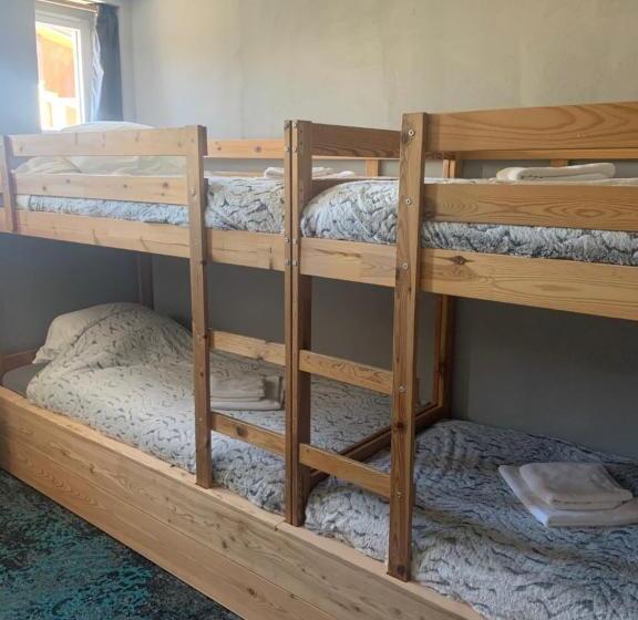 ファミリールーム, Hôtel L équipe