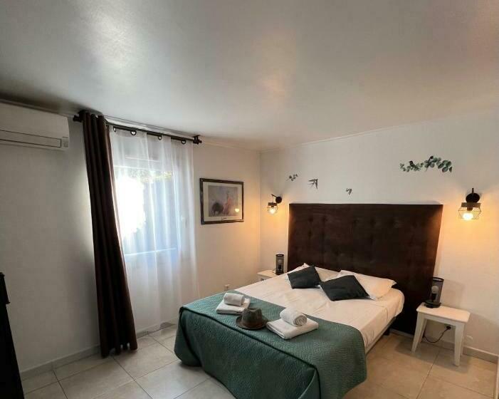 스탠다드 룸, Le Medieval