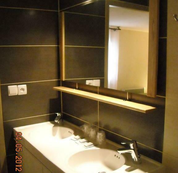 اتاق استاندارد چهار تخته, Le Medieval