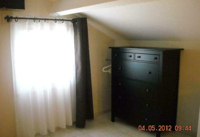 스탠다드 룸, Le Medieval