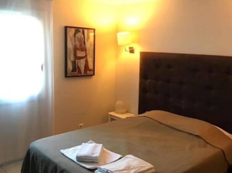 스탠다드 룸, Le Medieval