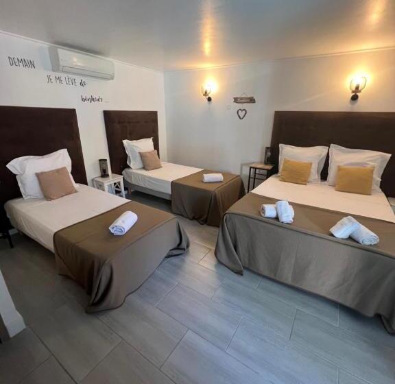 4인용 스탠다드 룸, Le Medieval