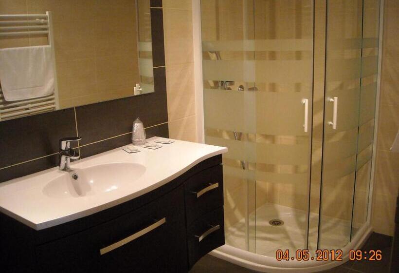 스탠다드 트리플 룸, Le Medieval