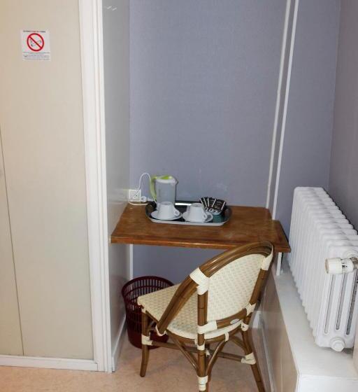 غرفة قياسية حمام مشترك, Hôtel Le Relais