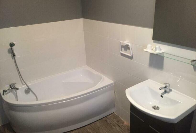 标准间, Le Saint Amand