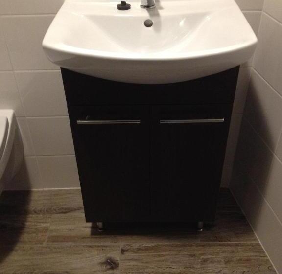 单人经济间, Le Saint Amand