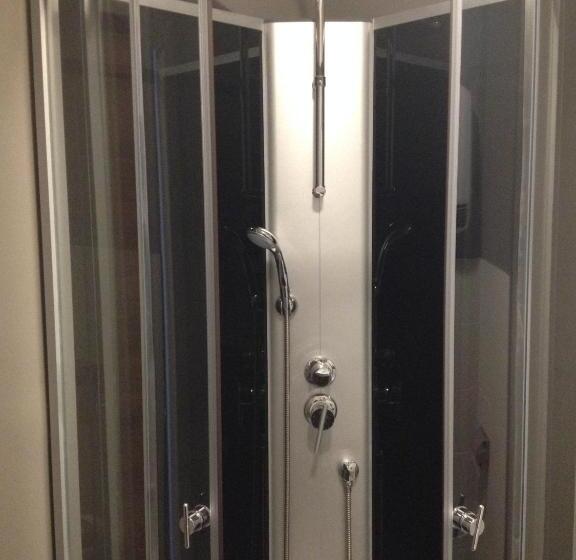 单人经济间, Le Saint Amand