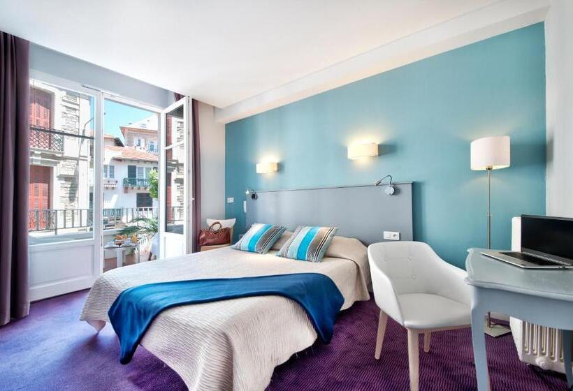 Номер Стандарт с Балконом, Hôtel Le Saphir