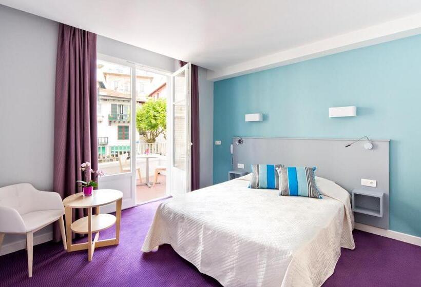Номер Стандарт с Балконом, Hôtel Le Saphir