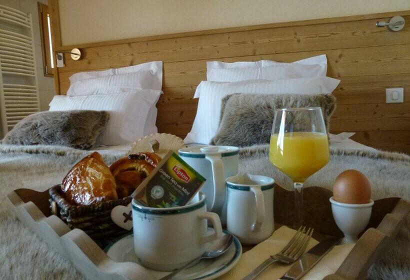 חדר סטנדרט עם מרפסת, Hôtel Restaurant Les Sapins Wellness & Gourmet