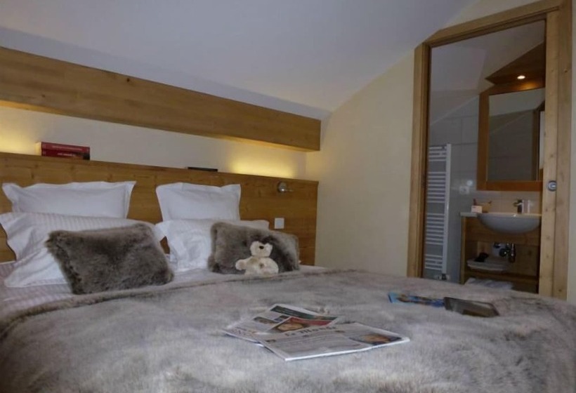 חדר סטנדרט עם מרפסת, Hôtel Restaurant Les Sapins Wellness & Gourmet