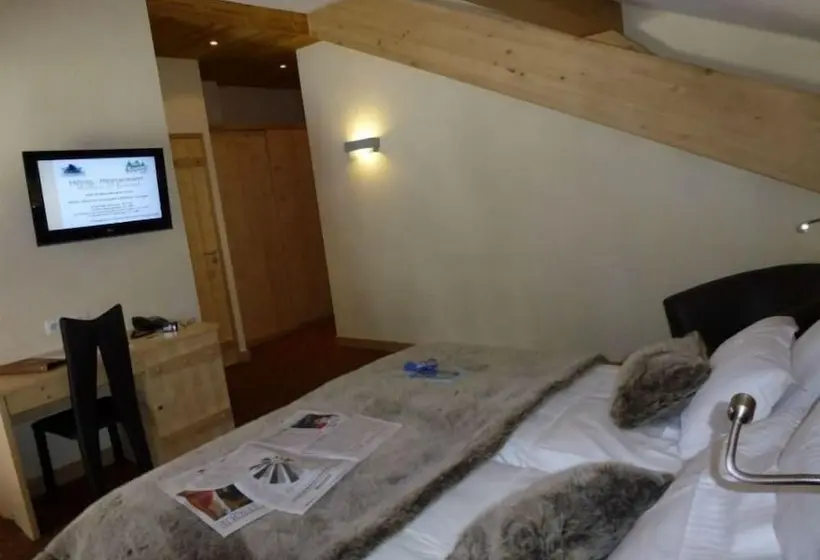 Standard Kolmen Hengen Huone Parveke, Hôtel Restaurant Les Sapins Wellness & Gourmet