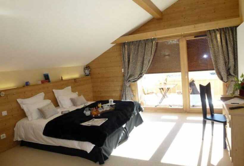 חדר סטנדרט עם מרפסת, Hôtel Restaurant Les Sapins Wellness & Gourmet