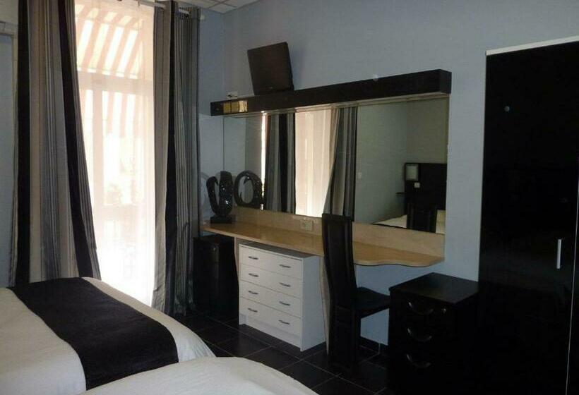 Четырехместный Номер Стандарт, Hôtel Villa Boeri