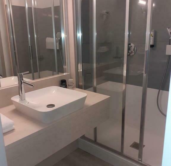 חדר סטנדרט נוף לאגם, Hôtel Restaurant De L Embarcadère