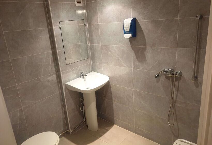 Номер Стандарт Двуспальная Кровать, Kyriad Direct  Poissy   Acheres