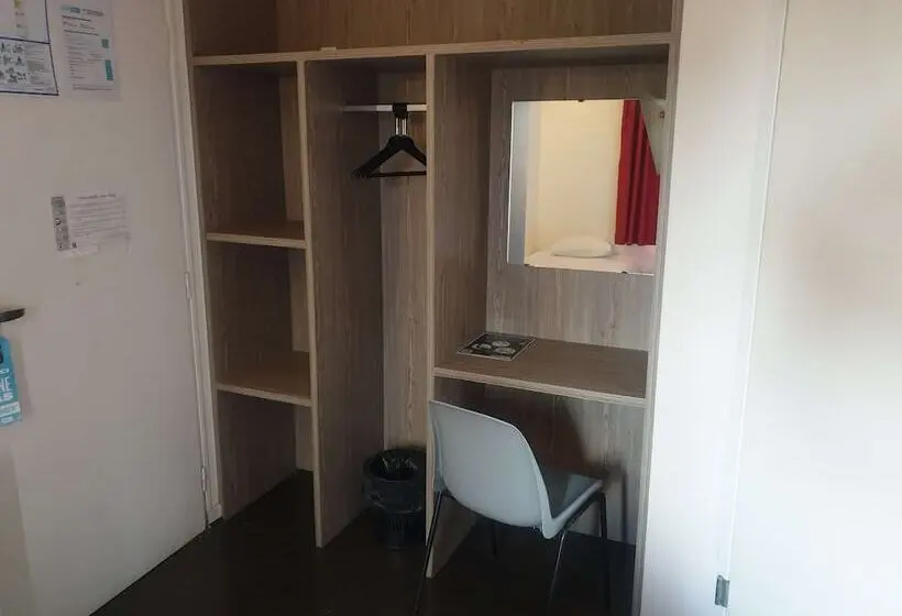 Standard-huone, Kyriad Direct Poissy Acheres