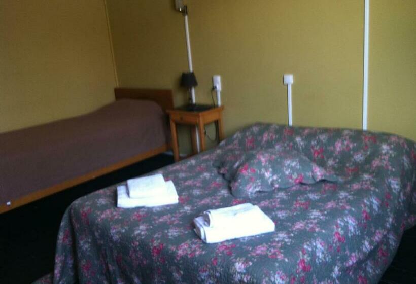 غرفة قياسية ثلاثية, La Bastide De Pont Royal