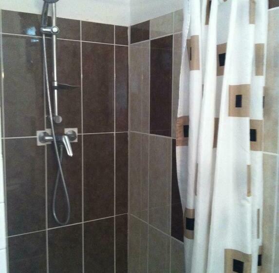 غرفة قياسية, La Bastide De Pont Royal