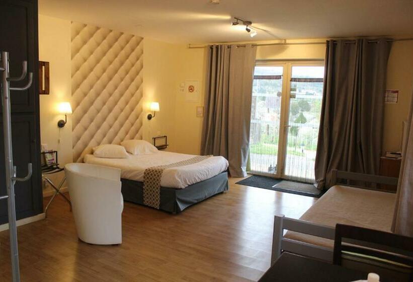 带露台的标准房间, La Peyrade