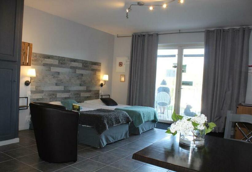 غرفة قياسية مزوَّدة بتراس, La Peyrade