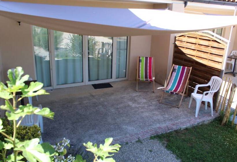 标准间, La Peyrade