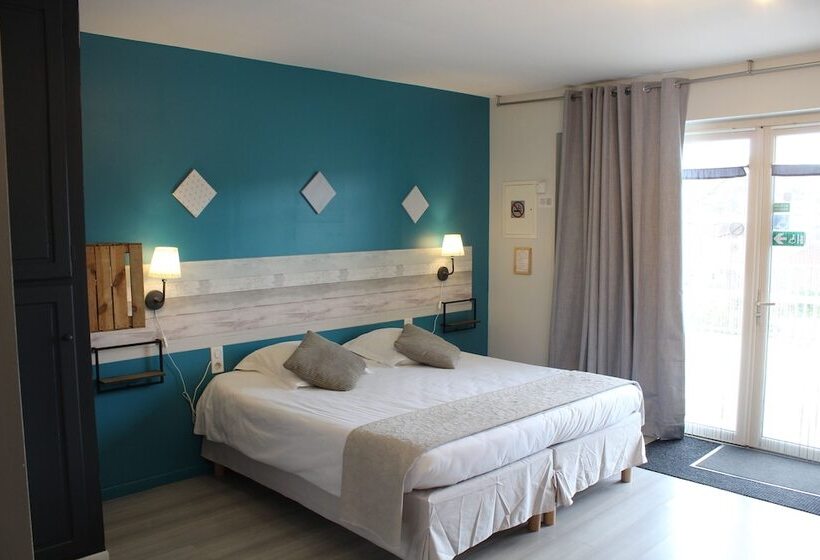 标准三人间, La Peyrade