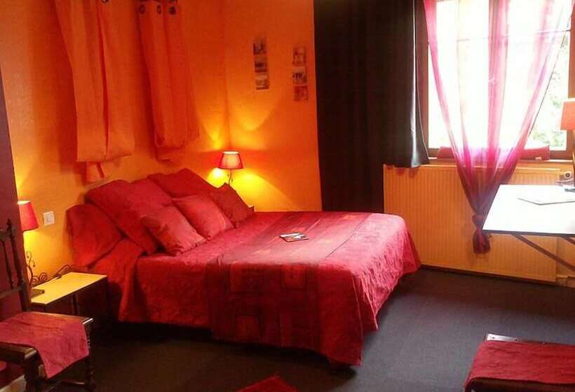 Номер Стандарт, Au Cheval Blanc