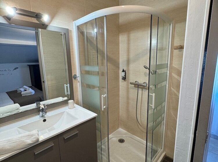 스탠다드 룸, Le Medieval