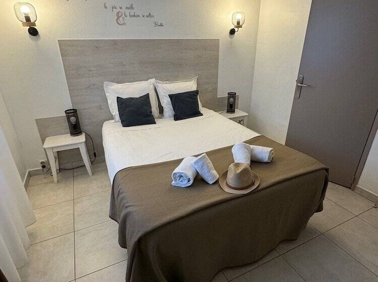 스탠다드 룸, Le Medieval