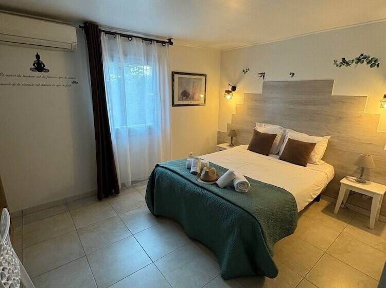 스탠다드 룸, Le Medieval