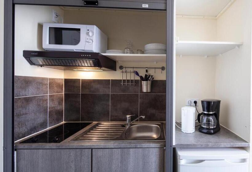 标准间, Les Rocailles