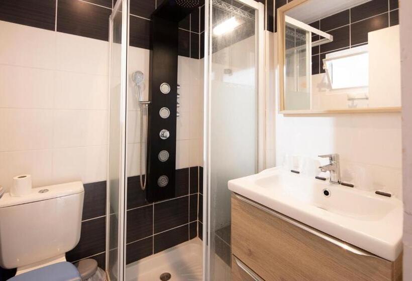 家庭套房, Les Rocailles