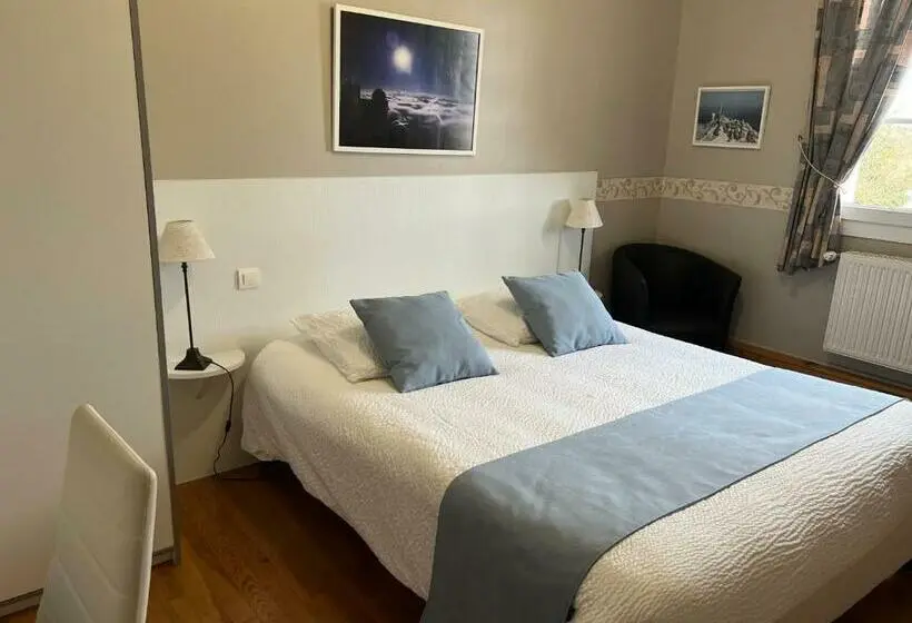 Standard-huone Allasnäkymä, L Adourable Auberge