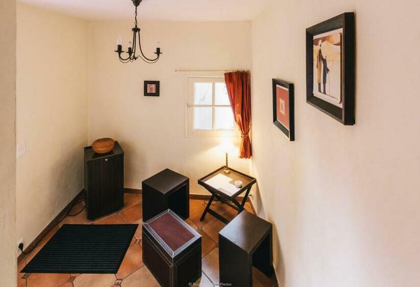 חדר סטנדרט לארבעה, Manoir De Boisvillers