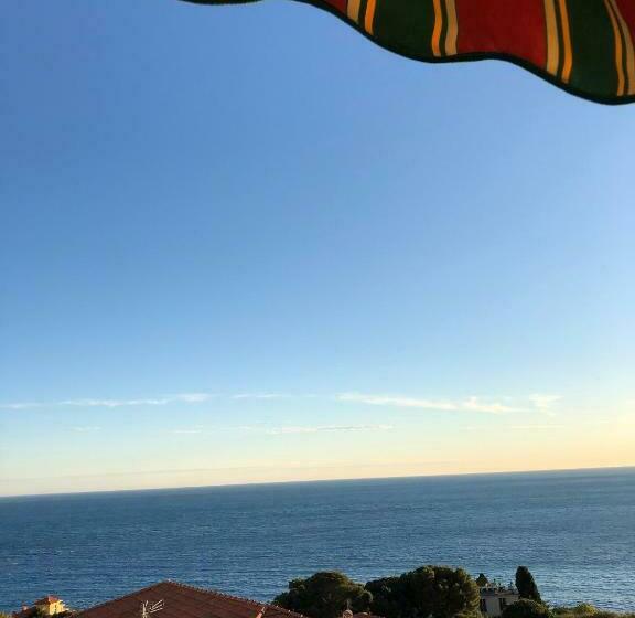 اتاق سوپریور با چشمانداز دریا, Miramar