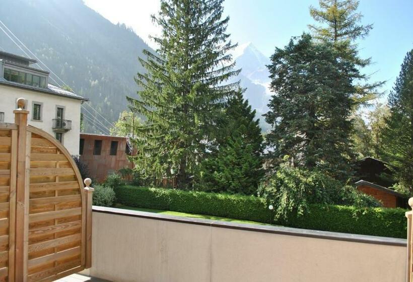 חדר סטנדרט עם נוף, Oustalet